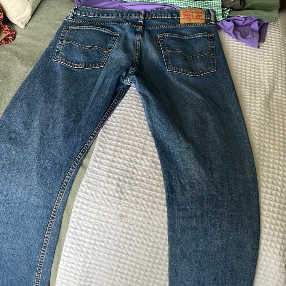 Great pair of 38x34 Levi’s. Excellent condition! No stains, rips or tears!